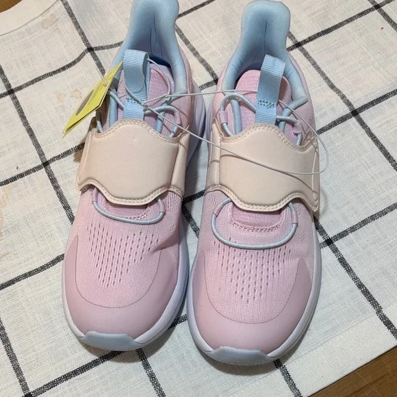 All In Motion Fallon Performance Sneaker - Picture 2 of 4